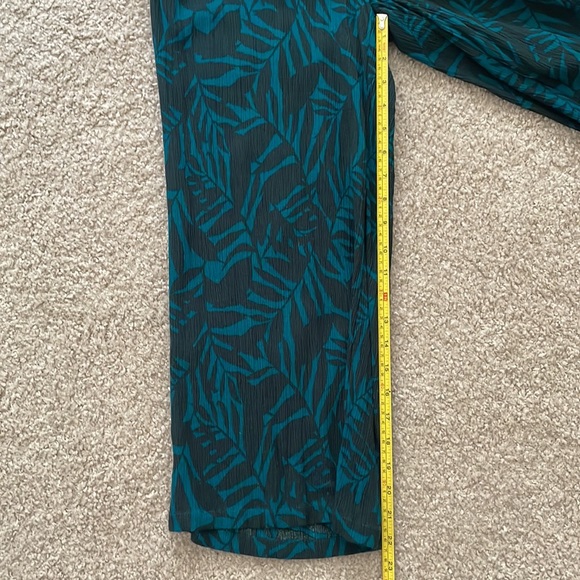 Old Navy Emerald Green off the shoulder Jumpsuit with Palm Print - Picture 4 of 5